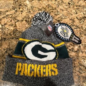 Greenbay Packer light up beanie!! Never worn and can ship right away!!
